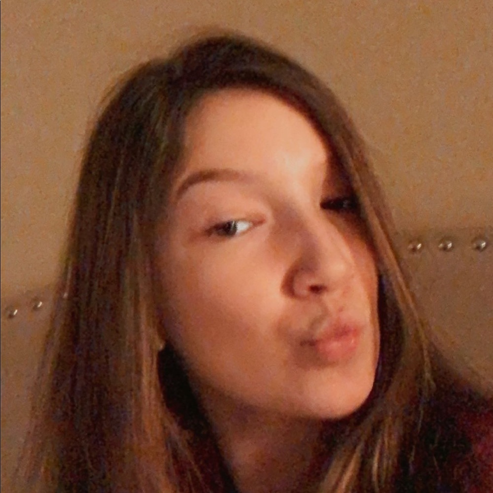 Meet your Posher, Avery